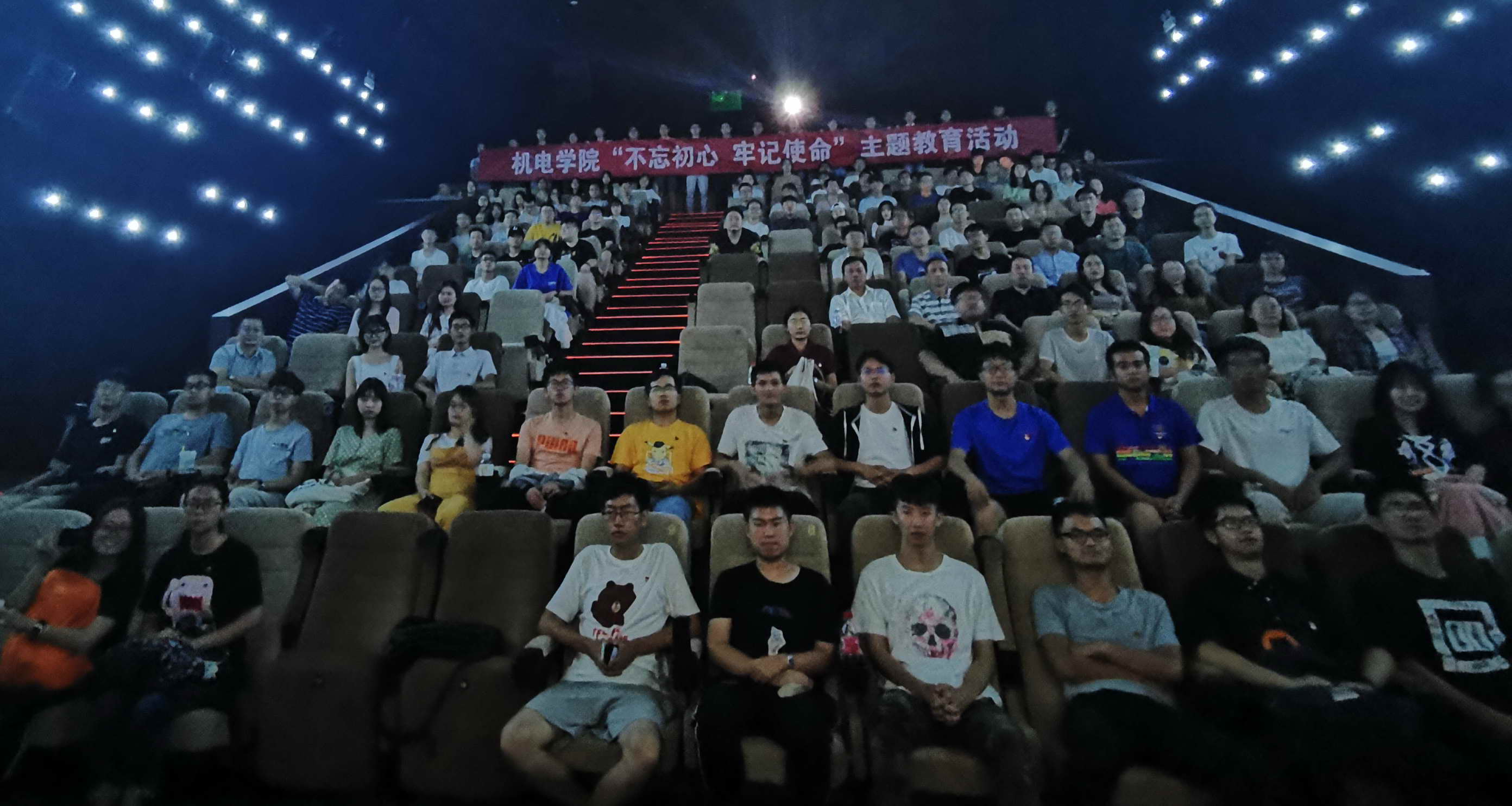 合影222.jpg